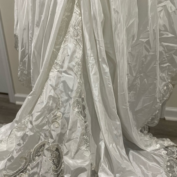 VINTAGE 1988 Eve of Milday Wedding Dress - Picture 10 of 10